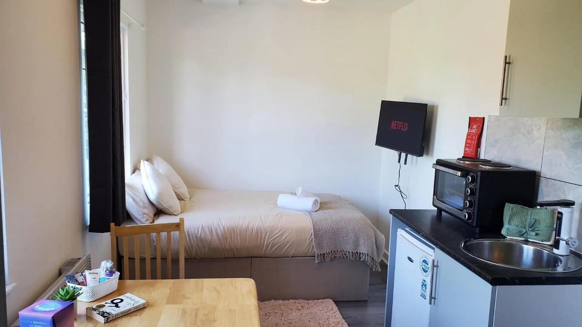 The Airport Getaway Apartment West Drayton